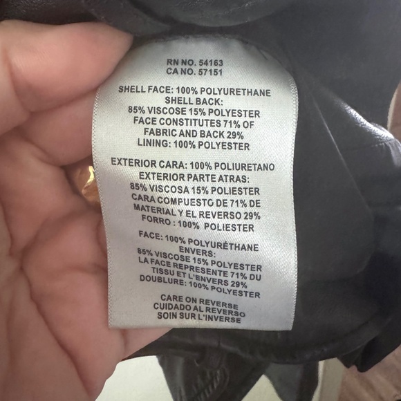 Levi's Women's Black Leather Jacket - Picture 14 of 15